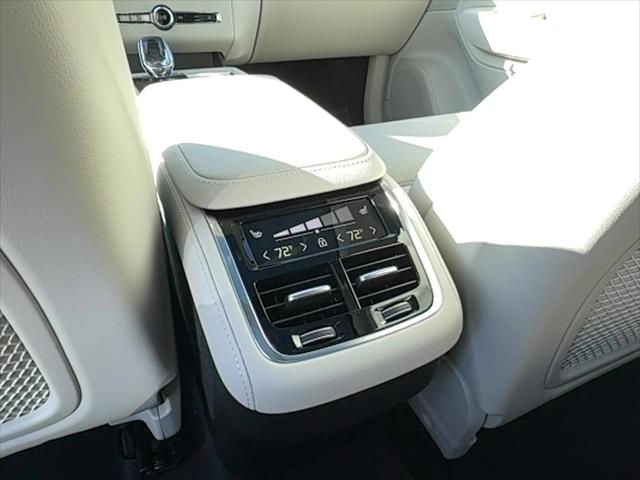 2026 Volvo XC90 Ultra, B6 AWD Gas (mild hybrid), Gasoline, Bright, 7 Seats