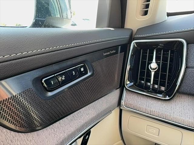 2026 Volvo XC90 Ultra, B6 AWD Gas (mild hybrid), Gasoline, Bright, 7 Seats