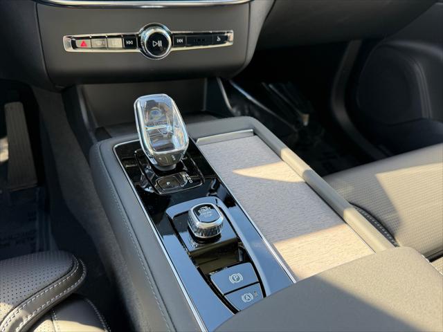 2026 Volvo XC90 Ultra, B6 AWD Gas (mild hybrid), Gasoline, Bright, 7 Seats