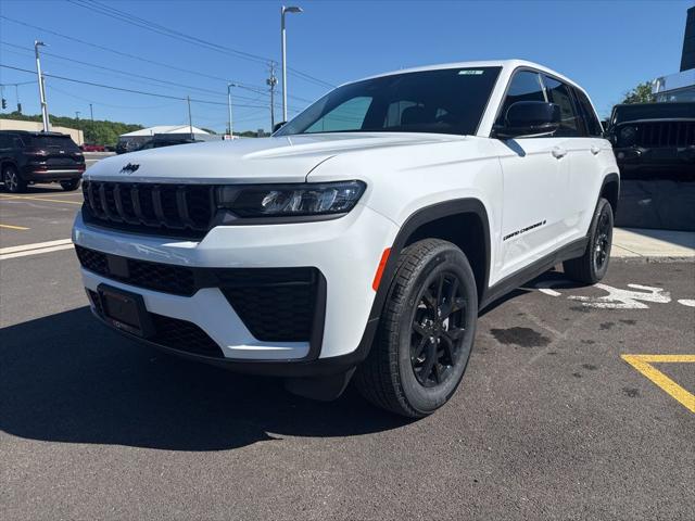 2026 Jeep Grand Cherokee Altitude 4x4
