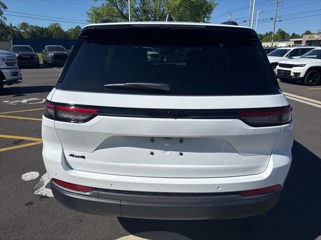 2026 Jeep Grand Cherokee Altitude 4x4