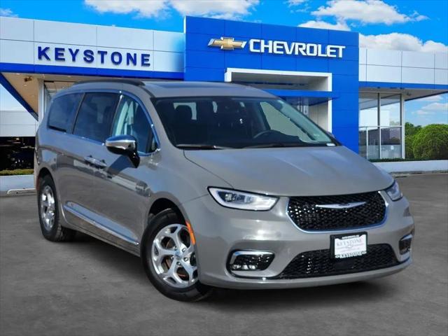 2023 Chrysler Pacifica Limited for sale in Sand Springs, OK