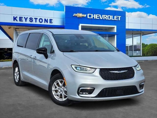 2024 Chrysler Pacifica Touring L for sale in Sand Springs, OK