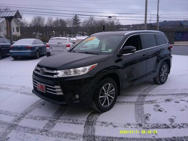 2017 Toyota Highlander XLE for sale in Rutland, VT