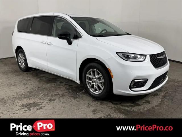 2024 Chrysler Pacifica Touring L for sale in Maumee, OH