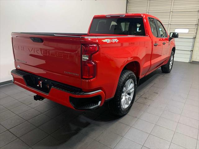 2021 Chevrolet Silverado 1500 4WD Double Cab Standard Bed Custom