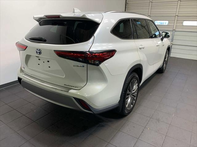 2021 Toyota Highlander Hybrid Platinum