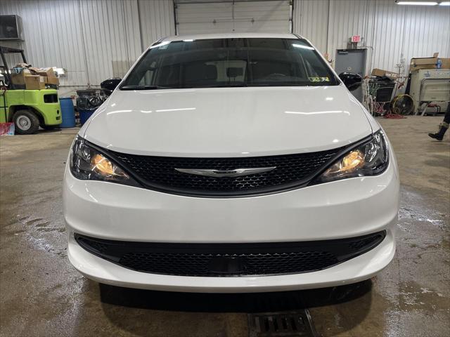 2026 Chrysler Voyager LX