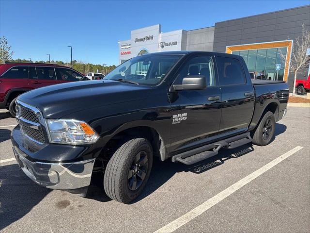 2022 RAM 1500 Classic SLT Crew Cab 4x4 57 Box
