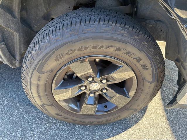 2022 RAM 1500 Classic SLT Crew Cab 4x4 57 Box