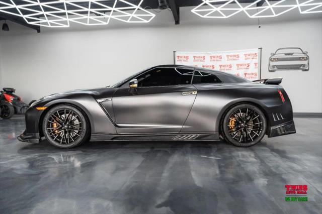 2020 Nissan GT-R Premium Dual-clutch 6-Speed Transmission
