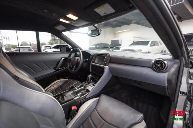 2020 Nissan GT-R Premium Dual-clutch 6-Speed Transmission