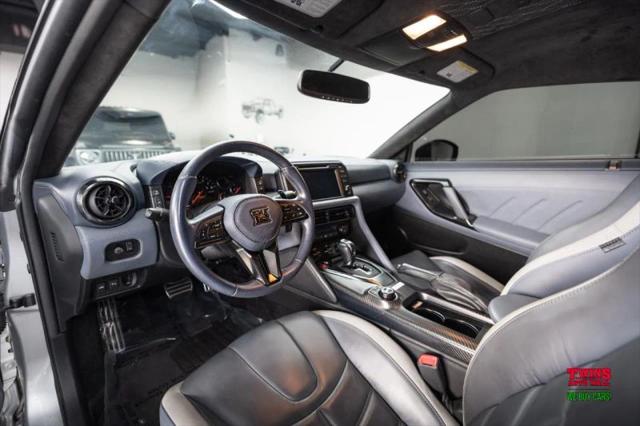 2020 Nissan GT-R Premium Dual-clutch 6-Speed Transmission