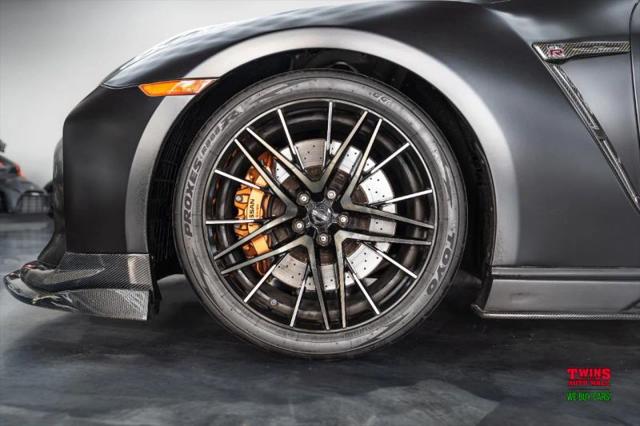 2020 Nissan GT-R Premium Dual-clutch 6-Speed Transmission