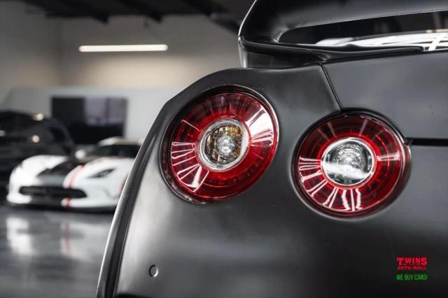2020 Nissan GT-R Premium Dual-clutch 6-Speed Transmission
