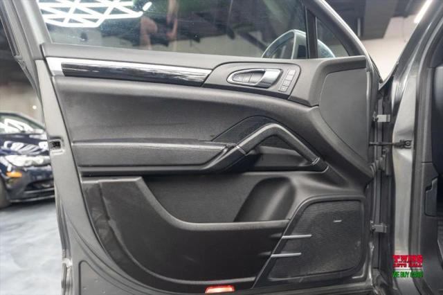 2018 Porsche Cayenne Base