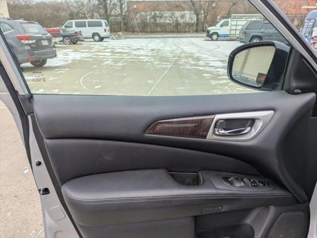 2016 Nissan Pathfinder SL