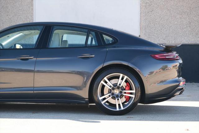 2017 Porsche Panamera Turbo