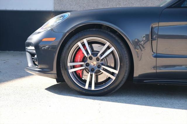 2017 Porsche Panamera Turbo