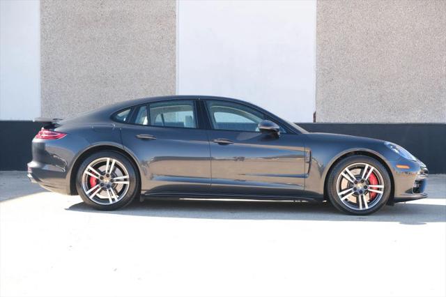 2017 Porsche Panamera Turbo