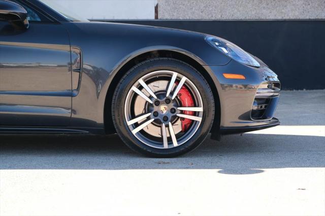 2017 Porsche Panamera Turbo