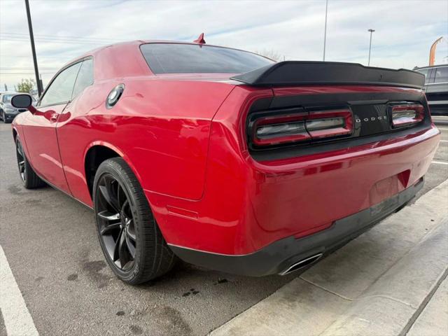 2016 Dodge Challenger SXT Plus