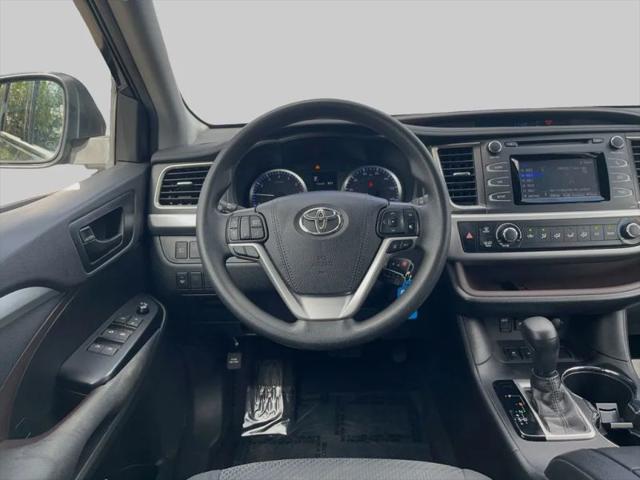 2019 Toyota Highlander LE