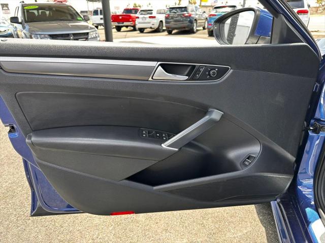 2016 Volkswagen Passat 1.8T R-Line