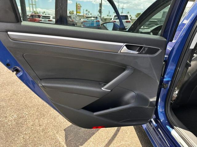 2016 Volkswagen Passat 1.8T R-Line