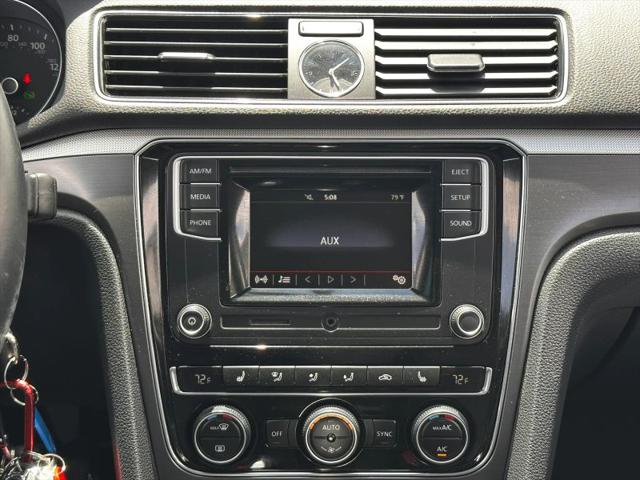 2016 Volkswagen Passat 1.8T R-Line