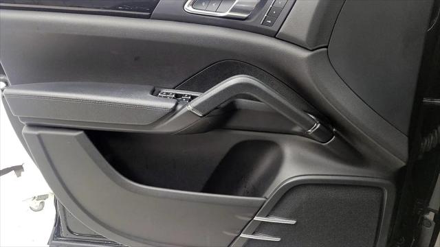 2017 Porsche Cayenne Platinum Edition