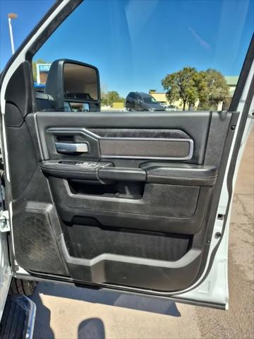 2024 Ram 3500 Big Horn Crew Cab 4x4 8' Box