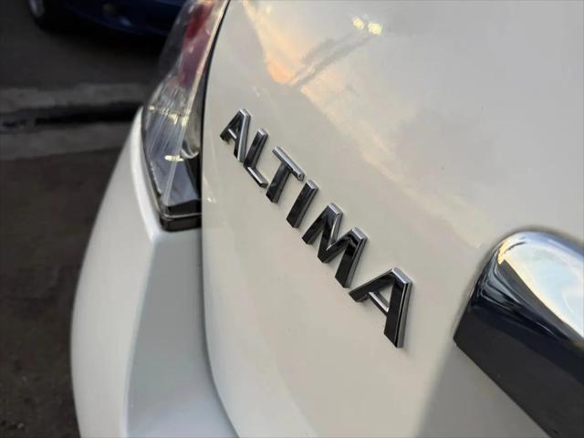2011 Nissan Altima Base