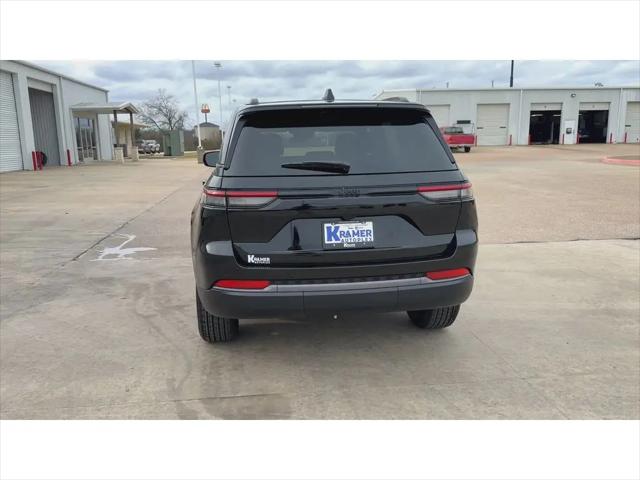 2026 Jeep Grand Cherokee Altitude 4x2