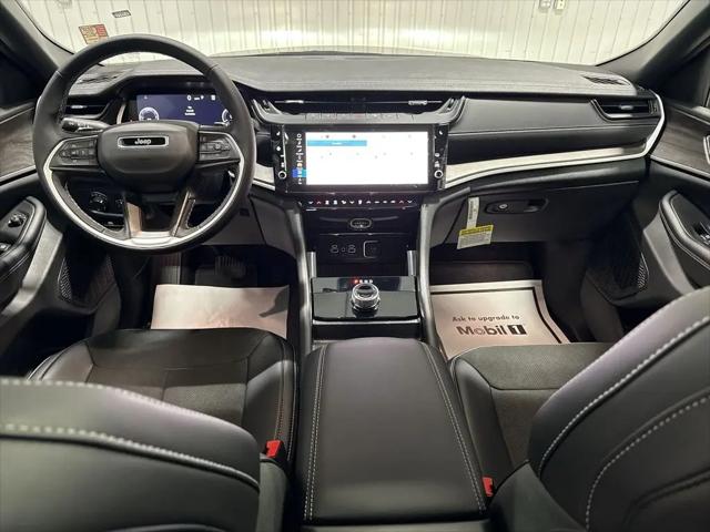 2026 Jeep Grand Cherokee Altitude 4x2