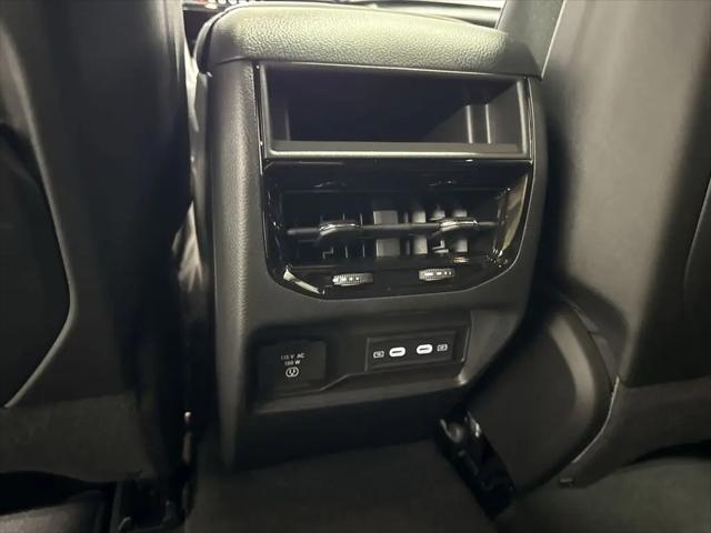 2026 Jeep Grand Cherokee Altitude 4x2