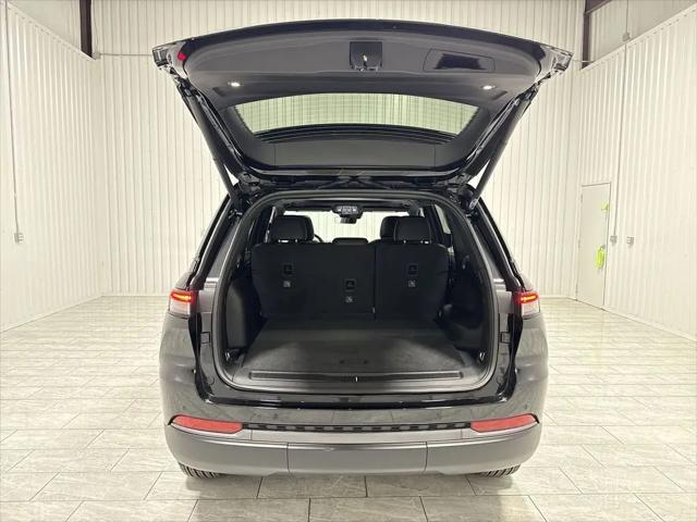 2026 Jeep Grand Cherokee Altitude 4x2