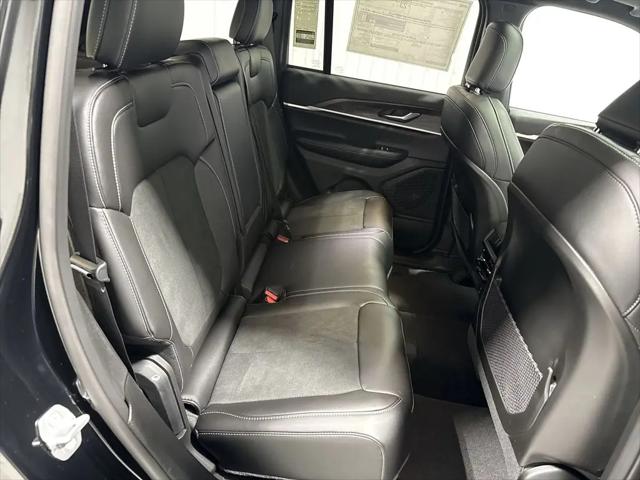 2026 Jeep Grand Cherokee Altitude 4x2