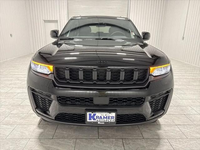 2026 Jeep Grand Cherokee Altitude 4x2