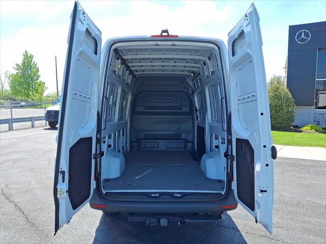 2025 Mercedes-Benz Sprinter 2500 Standard Roof 4-Cyl Diesel