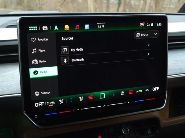2025 Volkswagen ID. Buzz Pro S