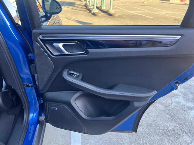 2018 Porsche Macan Macan