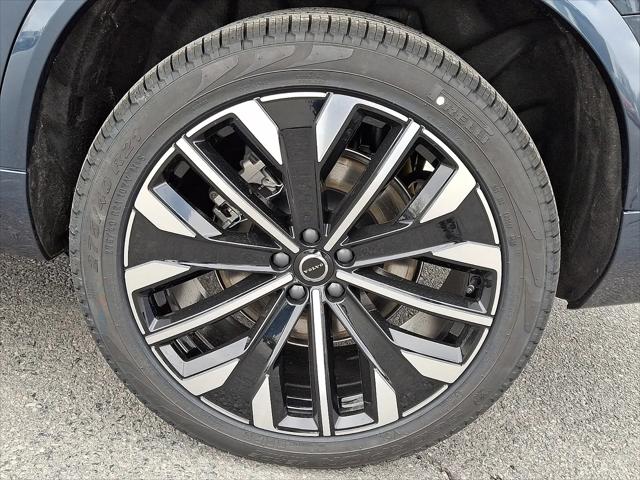 2026 Volvo XC90 Ultra, B6 AWD Gas (mild hybrid), Gasoline, Bright, 7 Seats