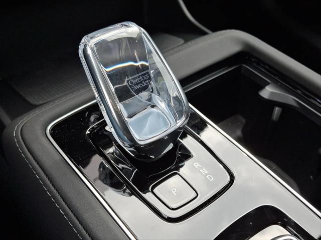 2026 Volvo XC90 Ultra, B6 AWD Gas (mild hybrid), Gasoline, Bright, 7 Seats