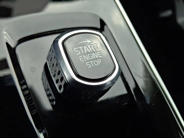 2026 Volvo XC90 Ultra, B6 AWD Gas (mild hybrid), Gasoline, Bright, 7 Seats