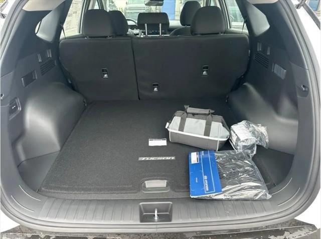 2026 Hyundai Tucson Hybrid Blue SE