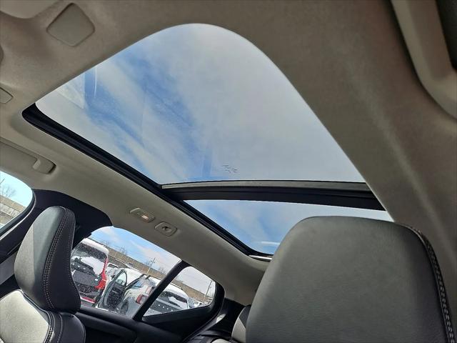 2026 Volvo XC40 Plus, B5 AWD Gas (mild hybrid), Dark