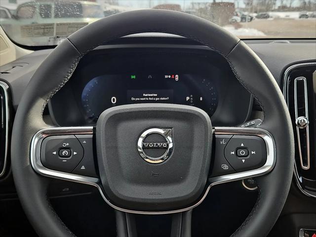 2026 Volvo XC40 Plus, B5 AWD Gas (mild hybrid), Dark