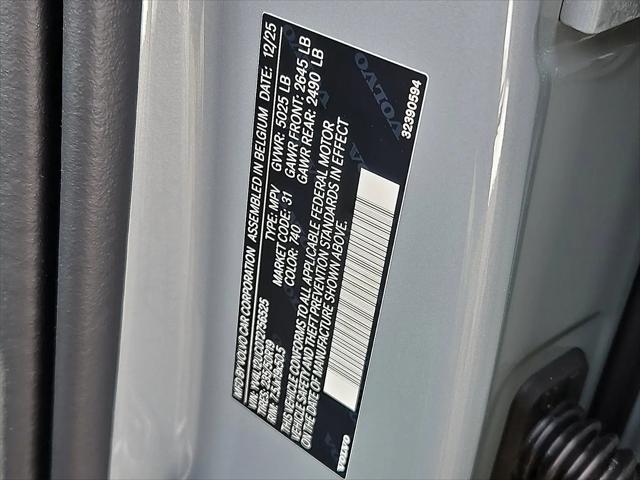 2026 Volvo XC40 Plus, B5 AWD Gas (mild hybrid), Dark