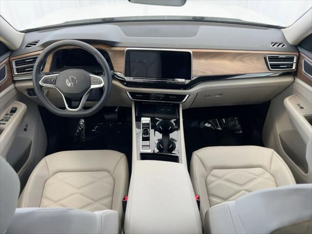 2026 Volkswagen Atlas SE with Technology